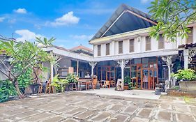 OYO 90363 Nira Guest House Sanur Bali